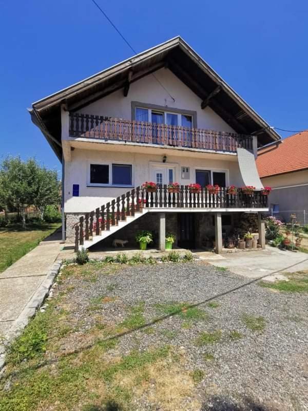 Apartman Pavelic Lovinac  外观 照片